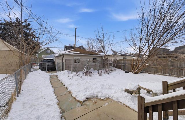 1565 S 57th STREET, West Allis, WI 53214