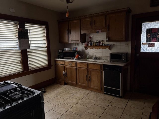 1565 S 57th STREET, West Allis, WI 53214