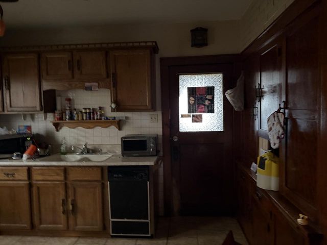 1565 S 57th STREET, West Allis, WI 53214