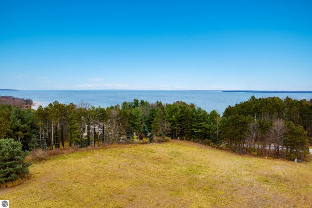 Image 5 of property listing at 12251 E Spinnaker Lane, Suttons Bay, MI 49682