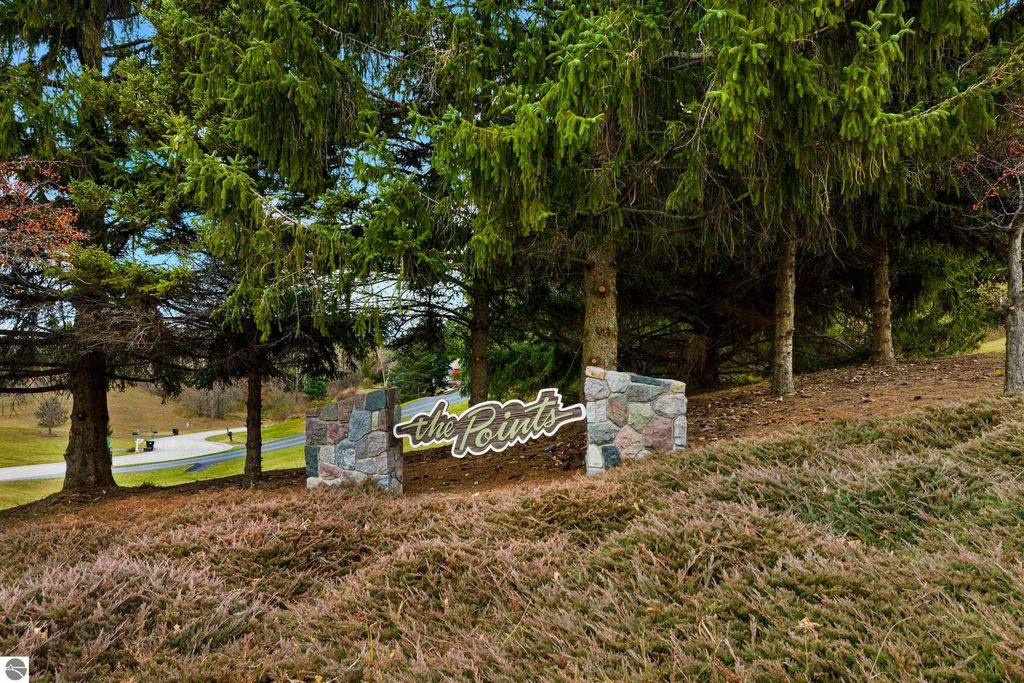 Image 7 of property listing at 12251 E Spinnaker Lane, Suttons Bay, MI 49682