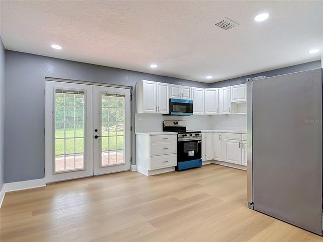 730 E 9TH STREET, Apopka, FL 32703