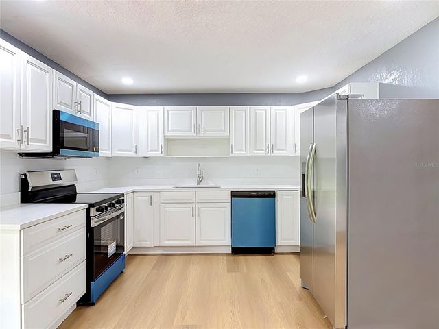 730 E 9TH STREET, Apopka, FL 32703