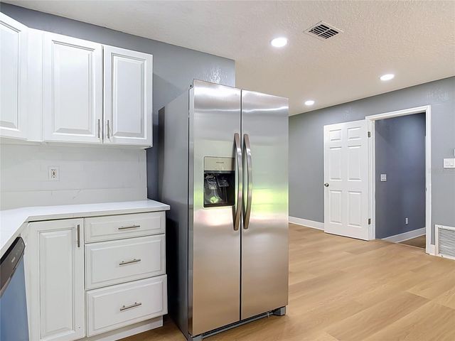 730 E 9TH STREET, Apopka, FL 32703