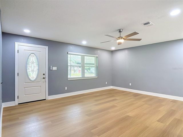 730 E 9TH STREET, Apopka, FL 32703