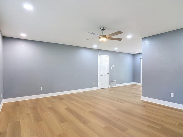 730 E 9TH STREET, Apopka, FL 32703