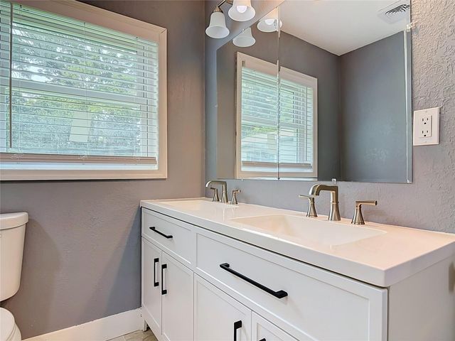 730 E 9TH STREET, Apopka, FL 32703