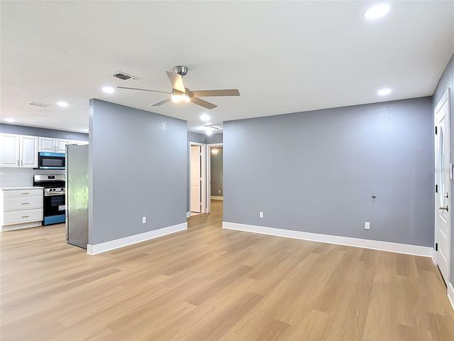 730 E 9TH STREET, Apopka, FL 32703