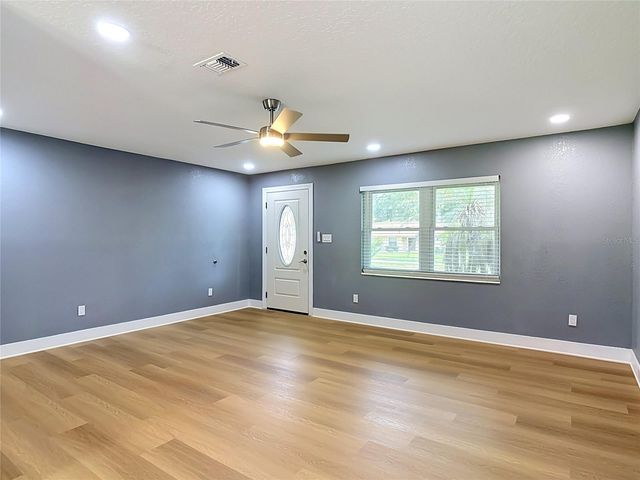 730 E 9TH STREET, Apopka, FL 32703