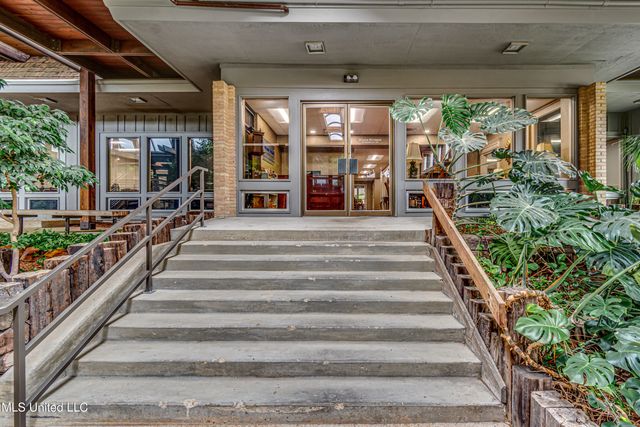 4735 Old Canton Road, 108, Jackson, MS 39211