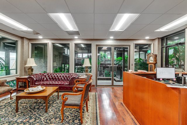 4735 Old Canton Road, 108, Jackson, MS 39211
