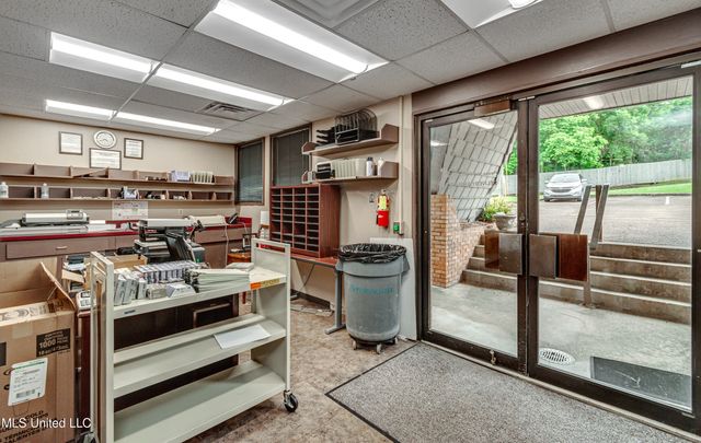 4735 Old Canton Road, 108, Jackson, MS 39211