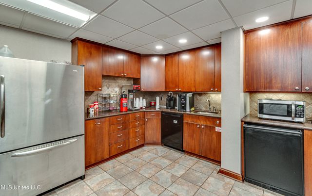 4735 Old Canton Road, 108, Jackson, MS 39211