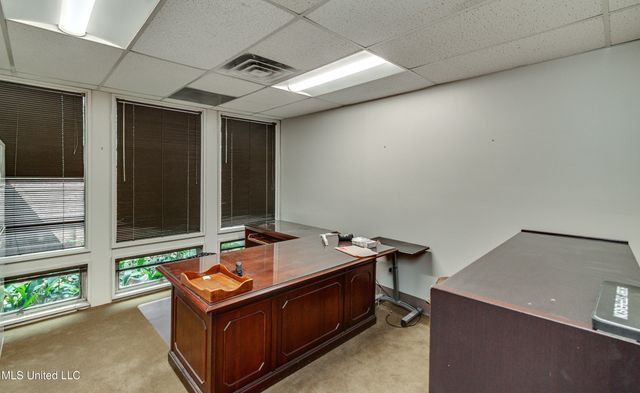 4735 Old Canton Road, 108, Jackson, MS 39211