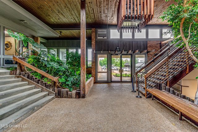 4735 Old Canton Road, 108, Jackson, MS 39211