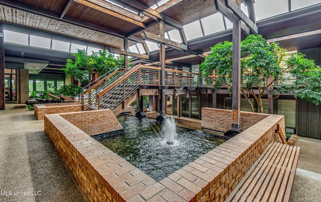 4735 Old Canton Road, 108, Jackson, MS 39211