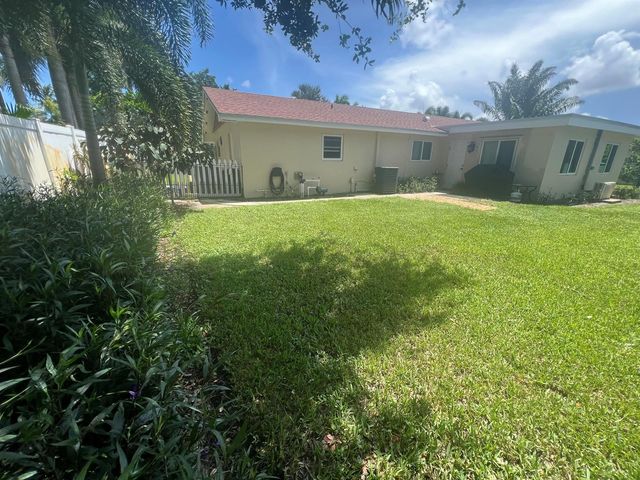 2081 Joy Rene Lane, North Palm Beach, FL 33408
