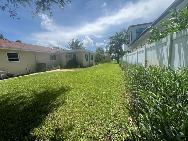 2081 Joy Rene Lane, North Palm Beach, FL 33408