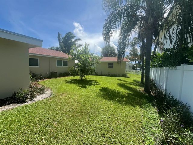 2081 Joy Rene Lane, North Palm Beach, FL 33408