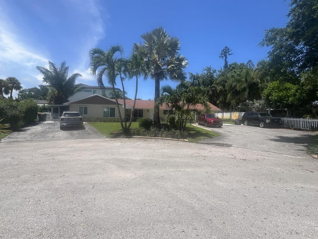 2081 Joy Rene Lane, North Palm Beach, FL 33408