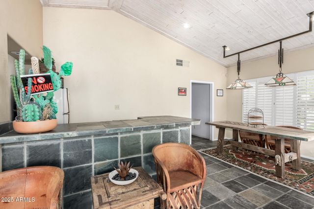 6885 E COCHISE Road 229, Paradise Valley, AZ 85253