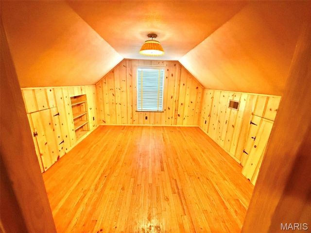 1615 Veronica Avenue, St Louis, MO 63147
