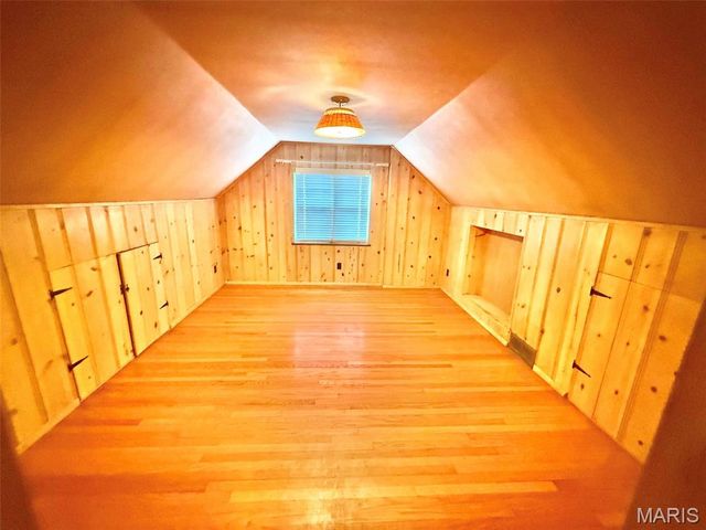 1615 Veronica Avenue, St Louis, MO 63147