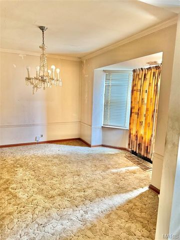 1615 Veronica Avenue, St Louis, MO 63147