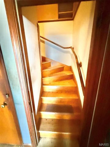 1615 Veronica Avenue, St Louis, MO 63147
