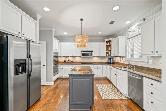 1975 E ARDEN OAKS DR, Germantown, TN 38139