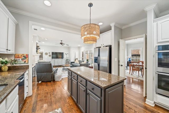 1975 E ARDEN OAKS DR, Germantown, TN 38139