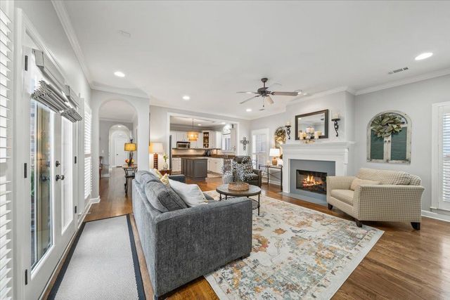 1975 E ARDEN OAKS DR, Germantown, TN 38139