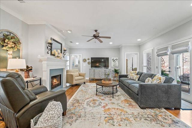 1975 E ARDEN OAKS DR, Germantown, TN 38139