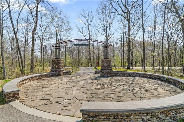 1975 E ARDEN OAKS DR, Germantown, TN 38139