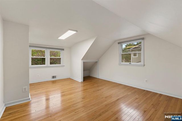 32 Beechwood Road, Cresskill, NJ 07626