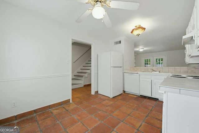 667 Hunting Creek Lane SE, Conyers, GA 30013