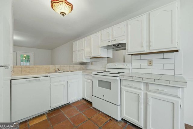 667 Hunting Creek Lane SE, Conyers, GA 30013