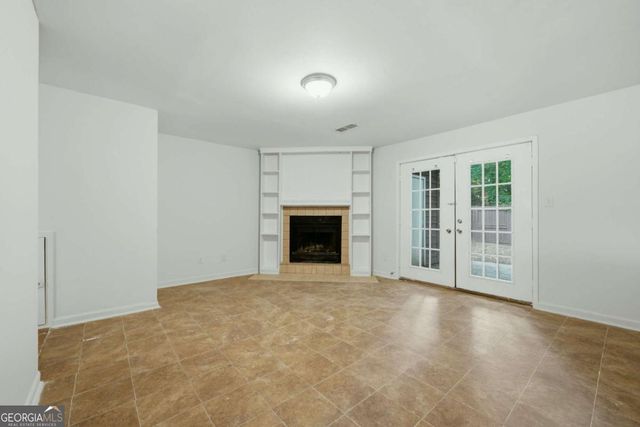 667 Hunting Creek Lane SE, Conyers, GA 30013