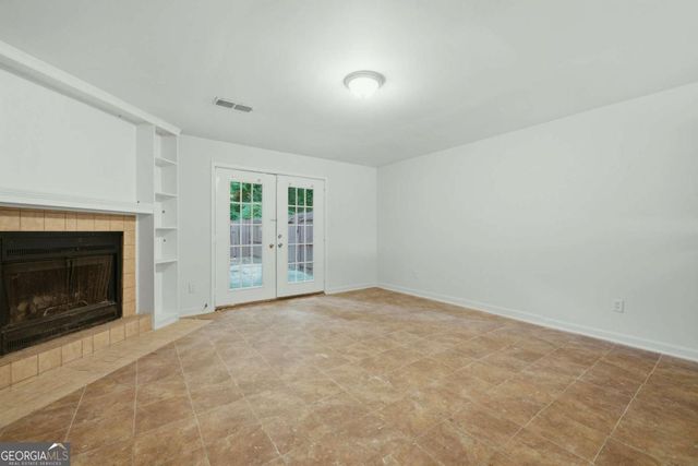 667 Hunting Creek Lane SE, Conyers, GA 30013