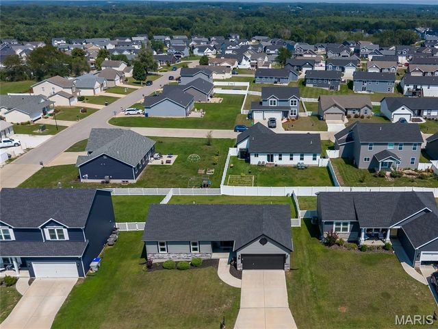 505 Lakewood Drive, Moscow Mills, MO 63362