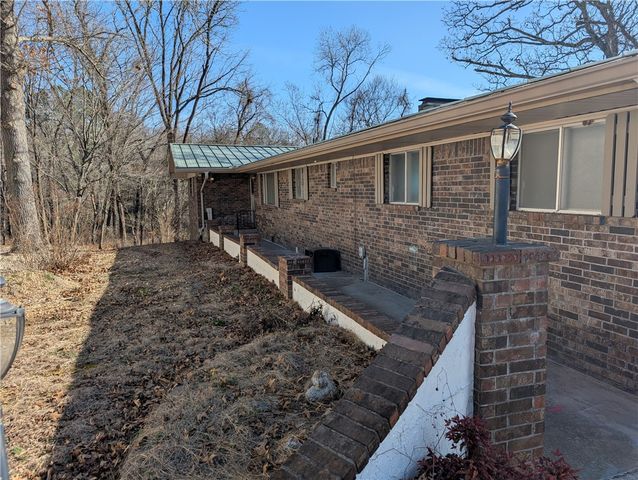 39 Quantock Hills Drive, Bella Vista, AR 72715