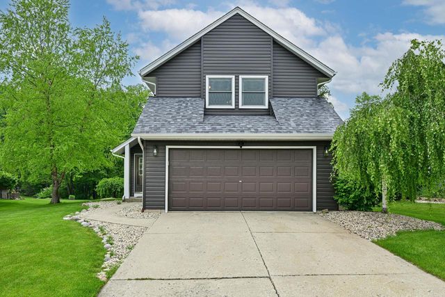 8505 S Parknoll DRIVE, Oak Creek, WI 53154