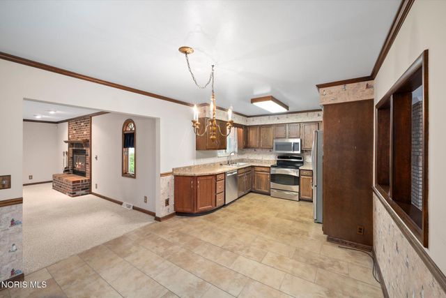 5223 Oakridge Drive, Toledo, OH 43623
