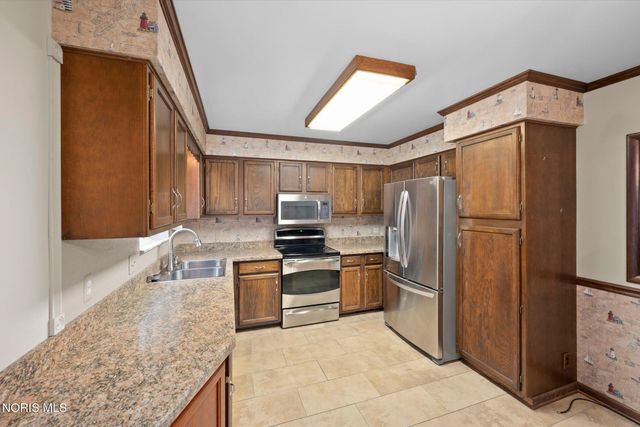 5223 Oakridge Drive, Toledo, OH 43623