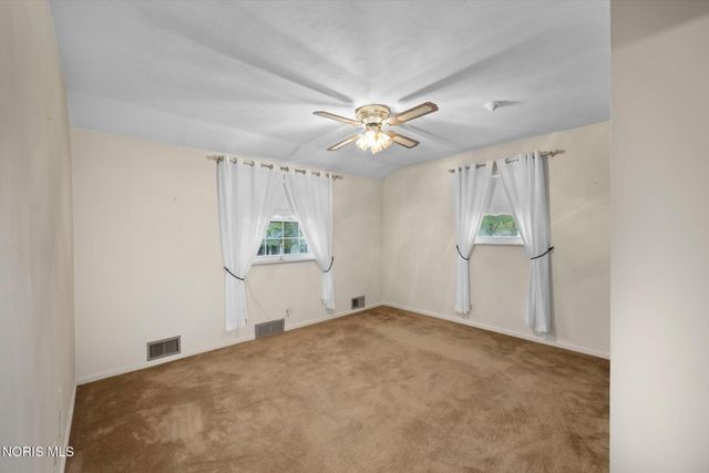 5223 Oakridge Drive, Toledo, OH 43623