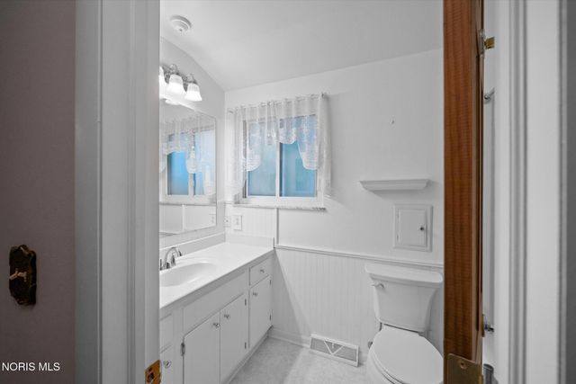 5223 Oakridge Drive, Toledo, OH 43623