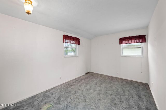 5223 Oakridge Drive, Toledo, OH 43623