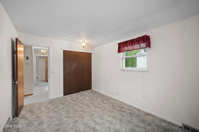 5223 Oakridge Drive, Toledo, OH 43623