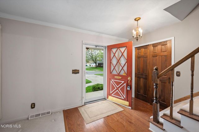 5223 Oakridge Drive, Toledo, OH 43623