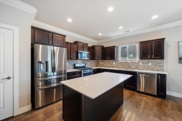 20280 Ballentine Drive, Anderson, CA 96007